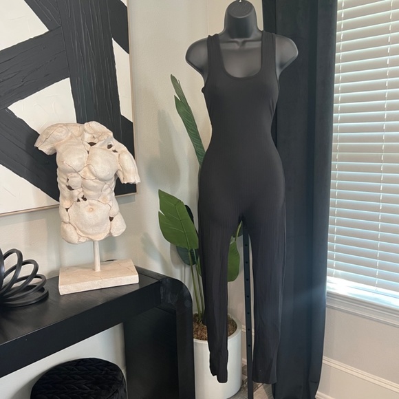 COMFY Ribbed Jumpsuit - Picture 6 of 6
